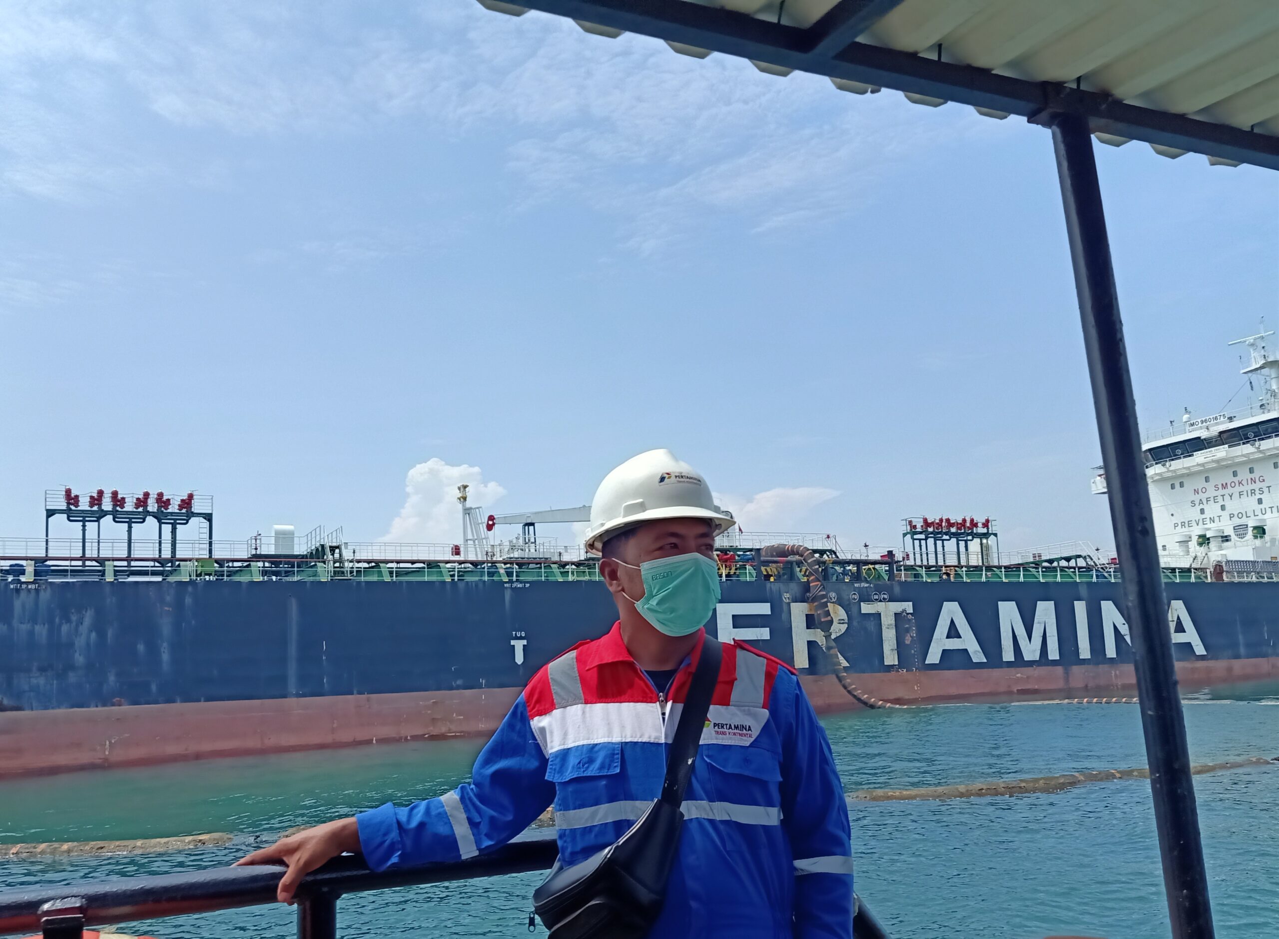 Kisah Yogi Triyono Jadi Kru Lepas Sandar Kapal BBM Pertamina, Siaga 24