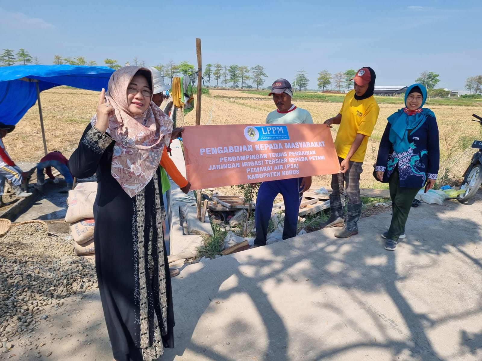 Petani Antusias Ikuti Pendampingan Tim PkM USM tentang Perbaikan Irigasi Tersier di Desa Jelang Mejono Kudus
